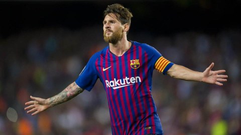 Messi tarixi qola imza atdı