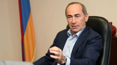 Koçaryan rusiyapərəstləri ətrafına toplayır