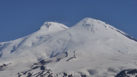 İki alpinisti ildırım vurdu