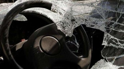 Avtobus minik maşını ilə toqquşdu -&nbsp;4 &ouml;l&uuml;  &nbsp;