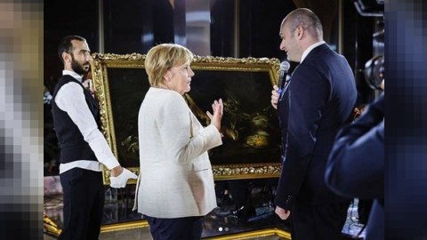 Gürcüstanda Merkelə Almaniyada yoxa çıxmış rəsm əsəri hədiyyə edildi  