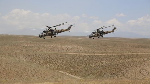 Naxçıvanda döyüş helikopterləri havaya qalxdı