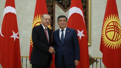 Ərdoğan Qırğızıstan prezidenti ilə görüşüb 