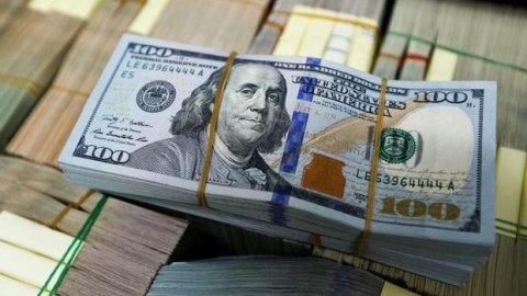 Dollardan imtina m&uuml;mk&uuml;n deyil