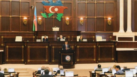 Partiya sədrlərini Milli Məclisə ÇAĞIRDILAR