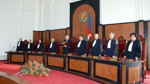 Konstitusiya Məhkəməsi əmanətçilərin xeyrinə qərar çıxarıb    