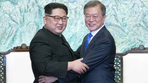 Şimali və Cənubi Koreya s&uuml;lh m&uuml;qaviləsi imzalaya bilər