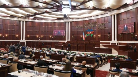 Milli Məclisin xüsusi iclası başa çatdı   