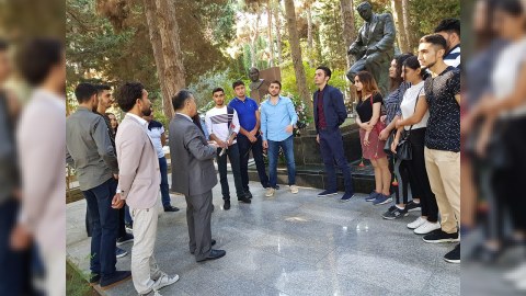 Deputatdan maraqlı addım - Tələbələrə dərsi Fəxri Xiyabanda keçdi - FOTO