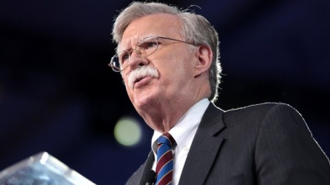 Bolton İranı sərt hədələdi