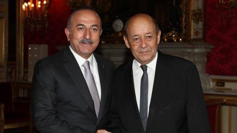 Çavuşoğlu fransız həmkarı ilə görüşdü 