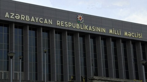 Milli Məclisin dil kursuna gedən deputatları kimlər olub? - “Biz cəmi 3 nəfər idik” - ADLAR   