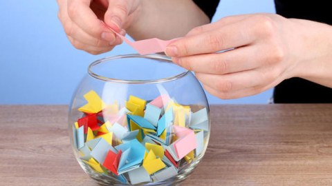 Azərbaycanda lotereya iştirak&ccedil;ılarına yaş məhdudiyyəti tətbiq edildi  &nbsp;