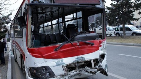 Deputatdan avtobus sürücülərinə sərt TƏNQİD: “Necə istəyirlər, elə də sürürlər”