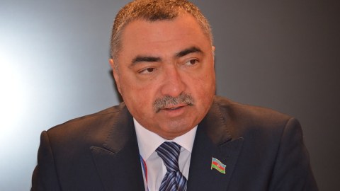 Deputat valyutadəyişmə məntəqələri ilə bağlı məsələ qaldırdı