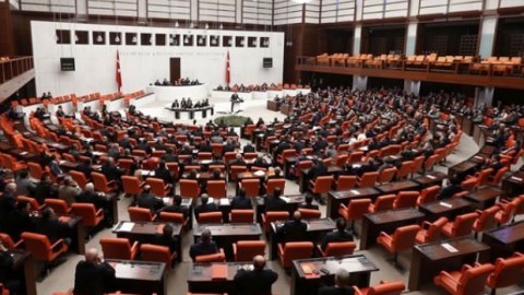 Məclisdəki partiya sayı 9-a çatdı