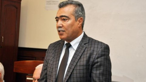 V&uuml;qar Səfərli jurnalistlərə tikilən 3-c&uuml; binadan DANIŞDI