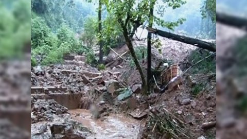 Torpaq s&uuml;r&uuml;şməsi 11 can aldı