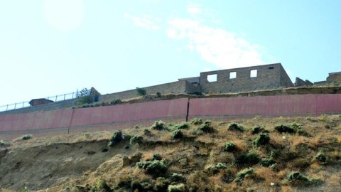 Sürüşmə ərazisindəki villaların sakinləri köçüblər - Evləri gözətçilər qoruyur