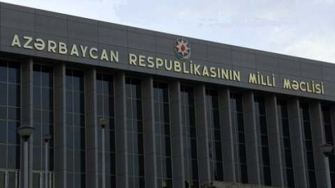 Parlament İntizam Komissiyası &uuml;zvlərinin sayını artırır - EKSKL&Uuml;ZİV   &nbsp;