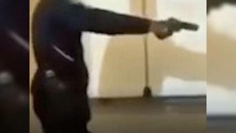 Müəllimin başına silah dayayan şagird həbs olundu