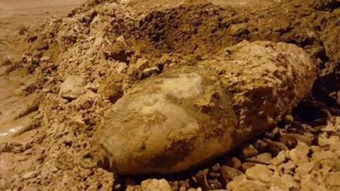 İnşaat sahəsində təyyarə bombası tapıldı