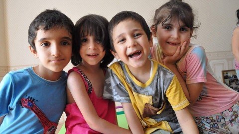Uşaqlarla bağlı yeni qanun qəbul edildi