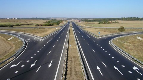 Azərbaycan şirkəti Ukraynada yol &ccedil;əkəcək