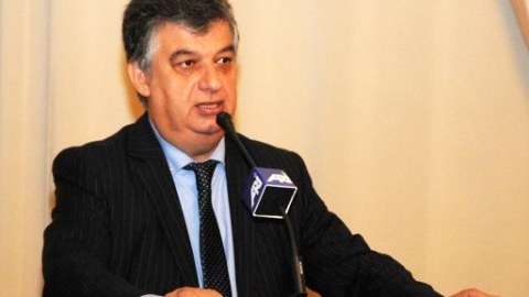 “Büdcə zərfi”də qarşıdakı 3 il üçün manatın məzənnəsi göstərildi - Deputat cavab İSTƏYİR