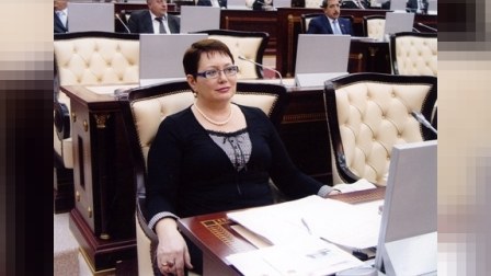 Elmira Axundova ünvanlı sosial yardımın ləğvini İSTƏDİ