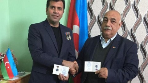 Veteran jurnalist xatirə medalı ilə təltif edildi - FOTO