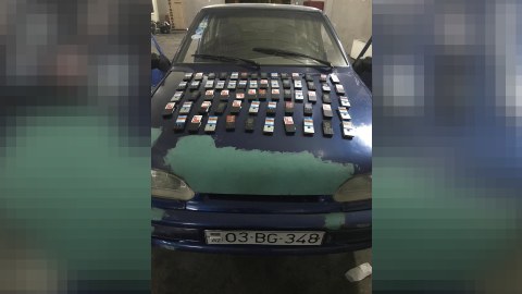 Gömrükdən gizlədilən 61 telefon aşkarlandı
