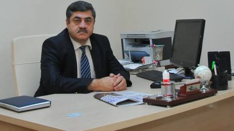 Eldar Əzizov Bakı meriyasına yeni mətbuat katibi gətirdi