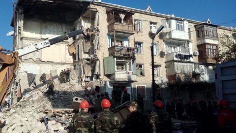 Gəncədə partlayış olan binadan 36 mənzilin sakinləri köçürüldü  