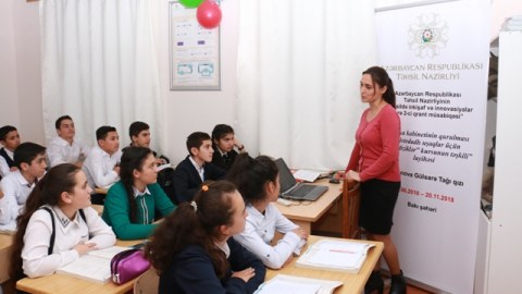 34 məcburi köçkün şagirdin cəlb olunduğu fizika kursları yekunlaşdı - Foto
