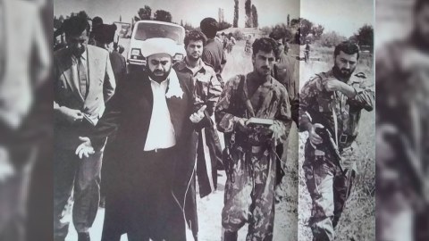 Bir şəklin tarixçəsi - Allahşükür Paşazadə Qarabağda əsgərlər arasında