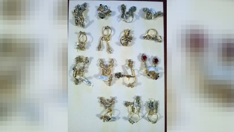 Yarım kiloqramdan artıq qızılın Azərbaycandan çıxarılmasının qarşısı alındı