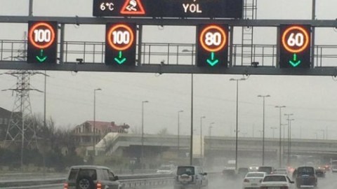 Bu yolda s&uuml;rət həddi endirildi  &nbsp;