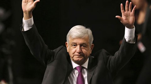 Prezident maaşının bir hissəsini büdcəyə qaytardı