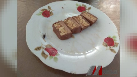 Kürdəmir kafelərində milçəkli şokolad, qırıq çayniklər..- RƏSMİLƏR nə deyir? - FOTOLAR