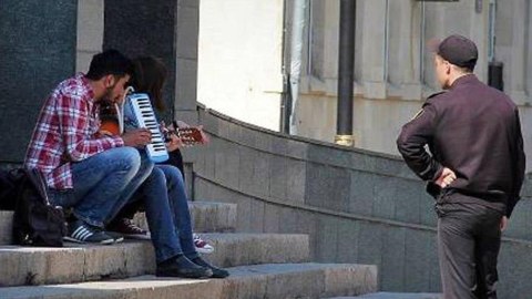 Bakının küçə musiqiçiləri: onlar sənətlə məşğuldurlar, yoxsa dilənçiliklə? - REPORTAJ