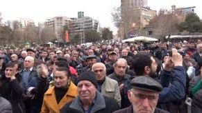 Ermənistanı yenidən etirazlar b&uuml;r&uuml;d&uuml;