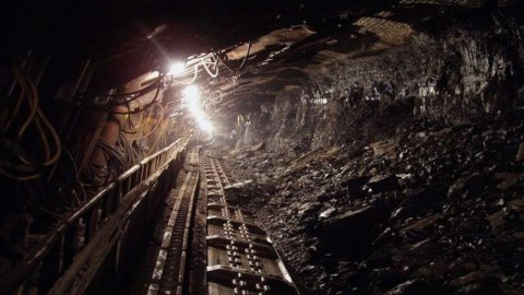 20 şaxtaçı torpaq altında qalıb