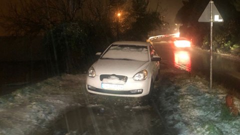 Güclü qar səbəbindən Ankara-İstanbul  yolu bağlandı 