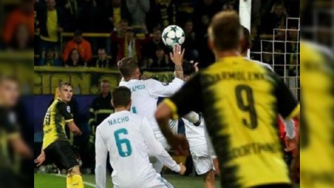 Əllə oynayan futbol&ccedil;ulara yeni cəza