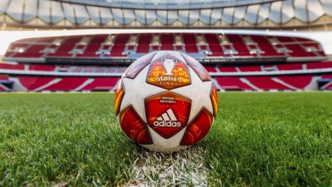 UEFA &Ccedil;empionlar Liqası &uuml;&ccedil;&uuml;n yeni topu təqdim etdi