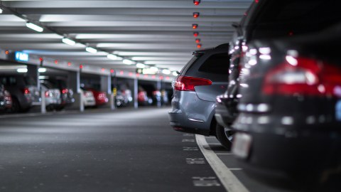 Parkinqlərdən yığılan pullar qanunsuzdur - Agentlik rəhbərindən İTTİHAM