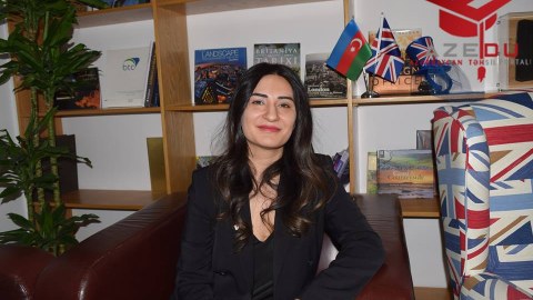 Britaniya səfirliyinin rəsmisi: “Düşünürdüm ki, çox savadlı və ağıllıyam...” 