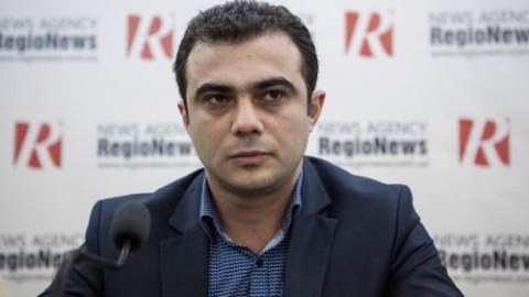 “Dövlətin diaspor siyasəti yeni yanaşmalar tələb edirsə...” – Hikmət Cavadov