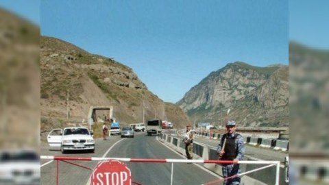 G&uuml;rc&uuml;stan Abxaziya və Cənubi Osetiya ilə sərhədlərini a&ccedil;ır